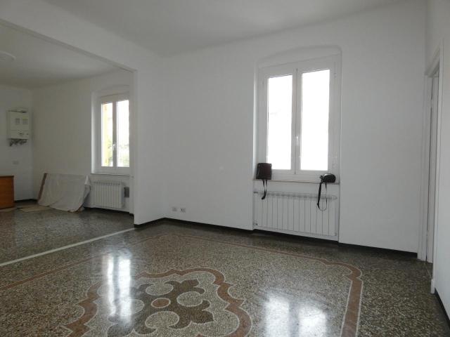 Corso Alessandro de Stefanis 42 5 vani 94mq
