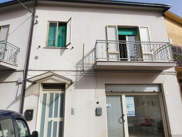 Corso Corso Umberto I trilocale 100mq