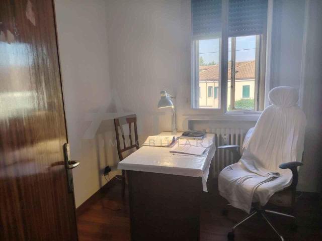 Corso del Popolo 341 6 vani 120mq