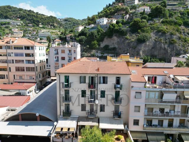 Corso Genova 36 quadrilocale 65mq