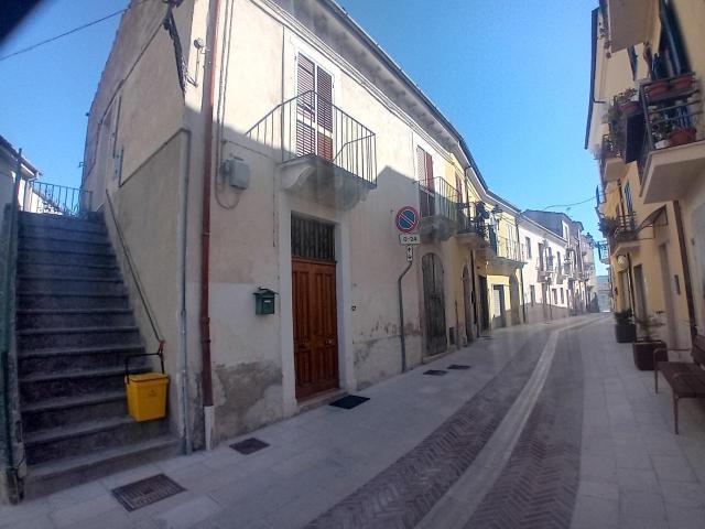 Corso Giuseppe Mazzini 123 5 vani 120mq