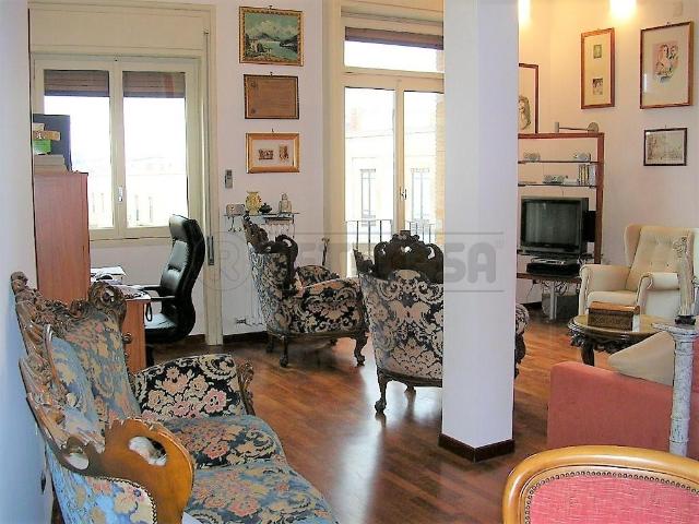 Corso MATTEOTTI 10 vani 220mq