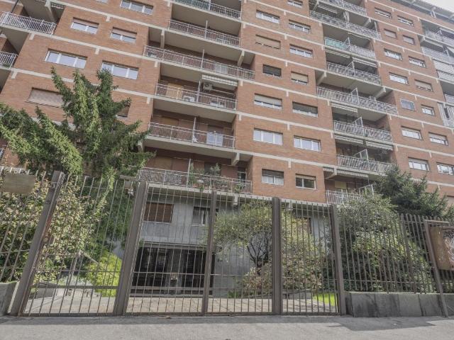corso monte cucco 135 trilocale 150mq