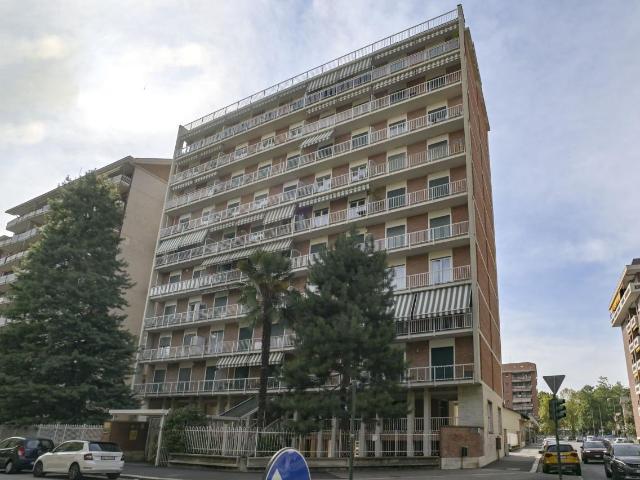 Corso Monte Cucco 146 trilocale 117mq