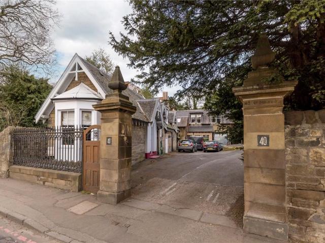 Corstorphine Road, Edinburgh. 3 bed link detached house to rent £2,300 pcm £531 pw
