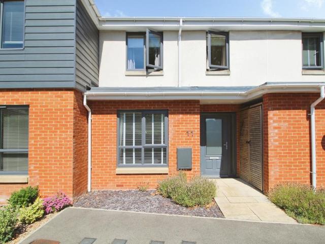 Costers Close, Alveston BS35 3 bed terraced house to rent £1,550 pcm £358 pw