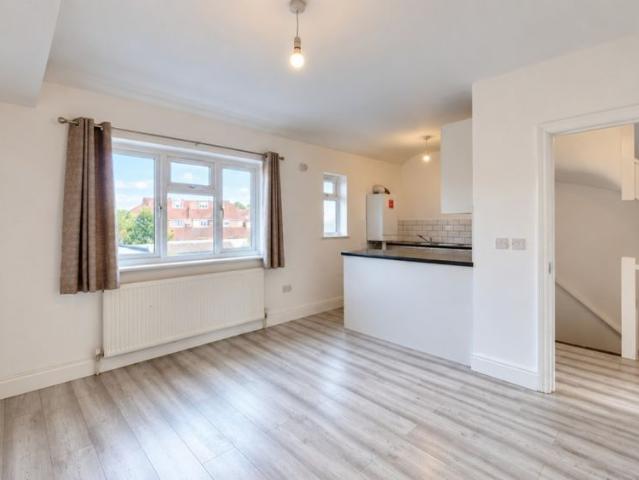 Costons Lane, UB6, Greenford