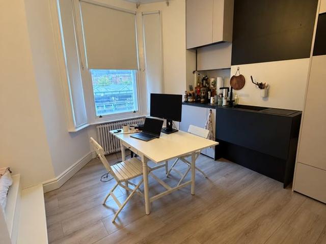 Cosy & modern studio in Queen’s Park