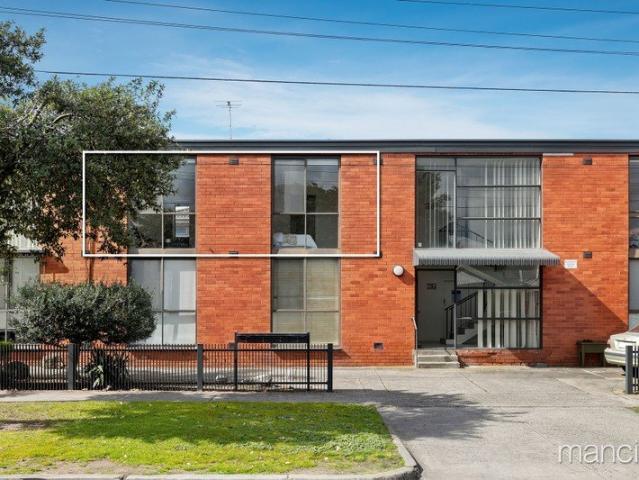 Cosy & Affordable Altona Living Walk to Beach, Shops & Train