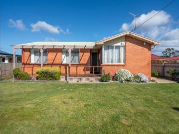 Cosy and Well Maintained Three Bedroom Home