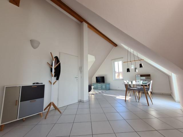 Cosy and bright flat located in Frankfurt am Main with two balconies, Frankfurt Amsterdam Apartments for Rent