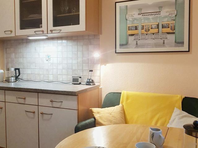 Cosy apartment with balcony and good connection to public transport located in Steglitz, Berlin Amsterdam Apartments for Rent