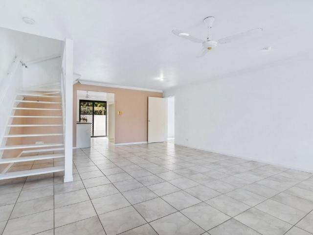 Cosy Apartment in the Heart of Broadbeach Waters