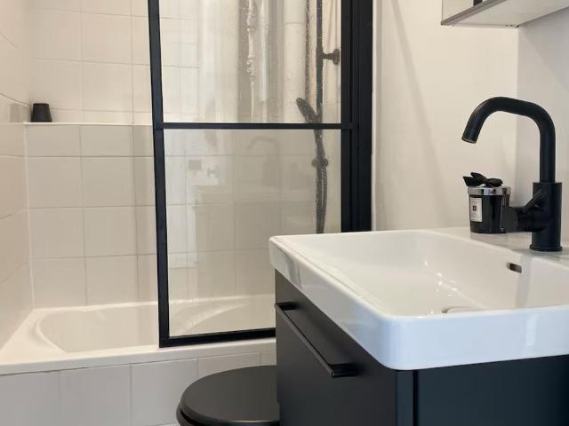Cosy apartment, Paris Amsterdam Apartments for Rent