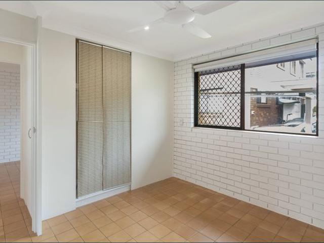Cosy Beachside Unit
