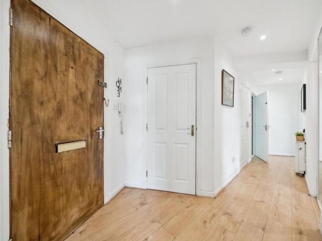 Cosy Central Flat for Students