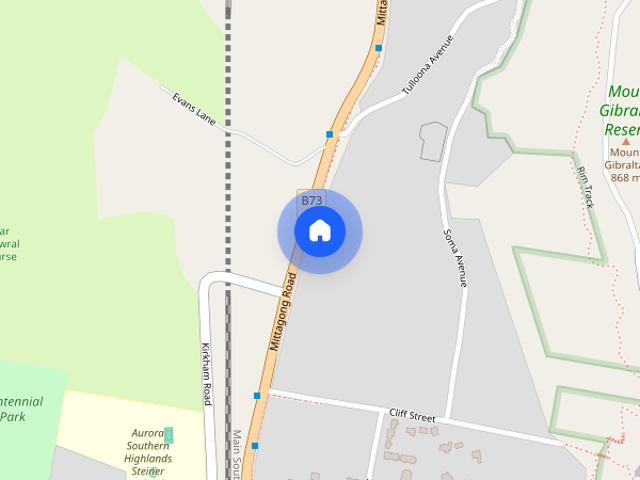 Cosy & Close to Town