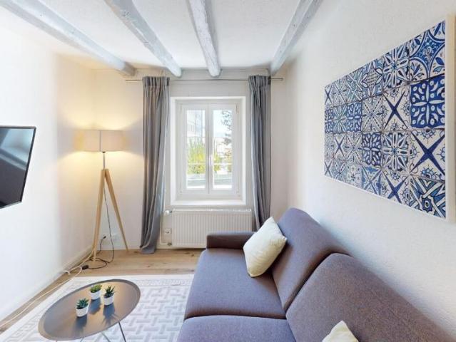 Cosy & Comfy 1 Bedroom Apartment – Steps from Public Transport
