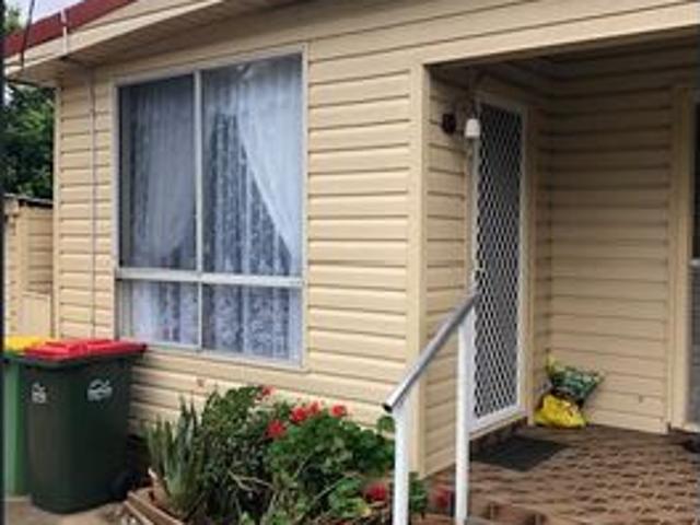 Cosy & Convenient 1 Bedroom Home – Water Included