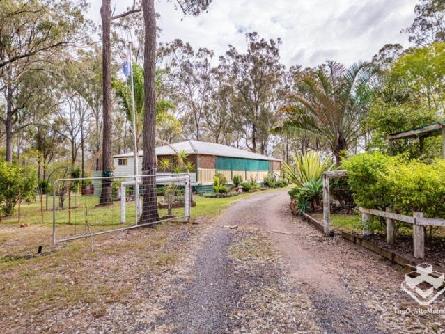 Cosy Country Cottage Set on 5 acres vacant possession