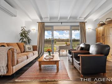 Cosy Country Living With Room To Expand