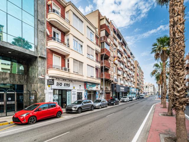 Cosy double bedroom near Alicante Terminal train station