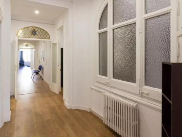 Cosy double bedroom in Sant Gervasi Galvany