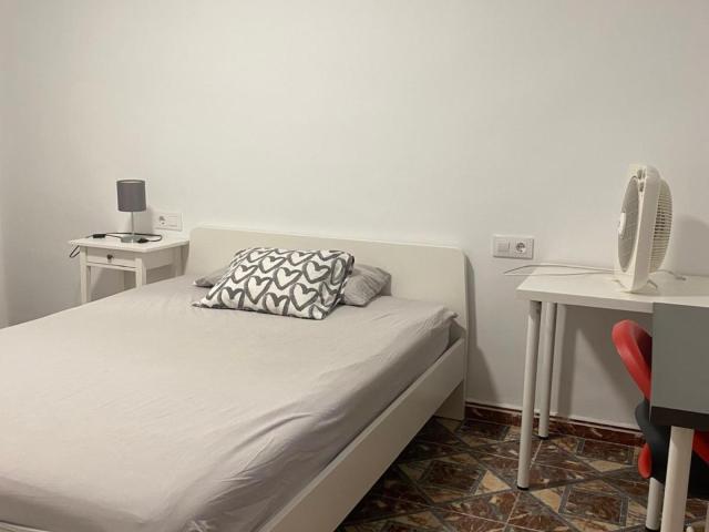 Cosy double bedroom