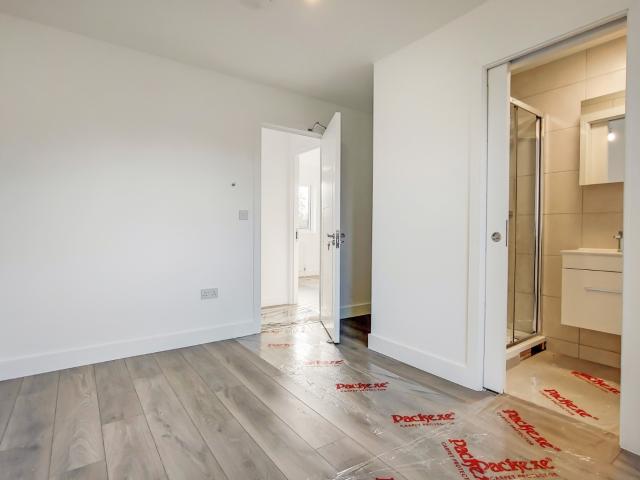 Cosy En suite Room with All Bills Included in Quiet Residential Location, Greater London