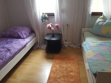 Cosy, fully furnished apartment with four beds