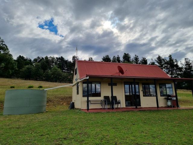 COSY FURNISHED CABIN HIDEAWAY