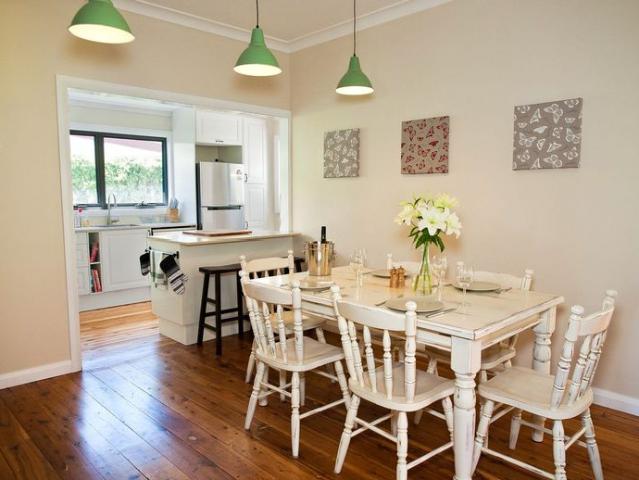 Cosy Furnished Home Close to Town