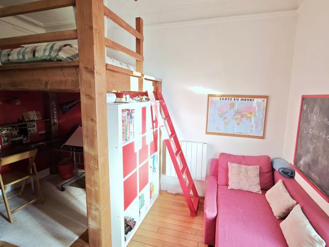 Cosy Family Apartment with garden and close to metro