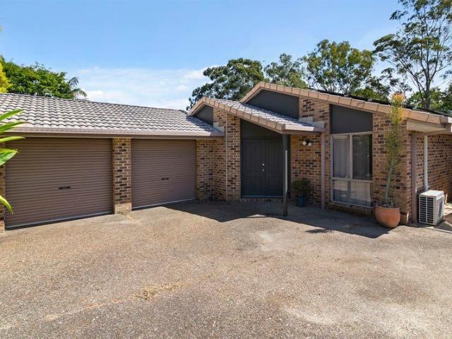 Cosy Family Home Backing onto Beautiful Parkland