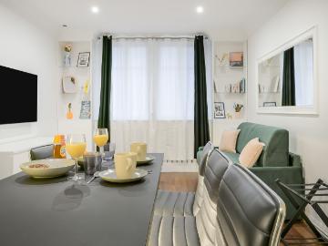 Cosy flat with view on Eiffel Tower, Paris Amsterdam Apartments for Rent