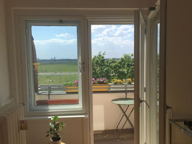 Cosy flat with amazing view over Park in Neukölln Berlin, Berlin Amsterdam Apartments for Rent