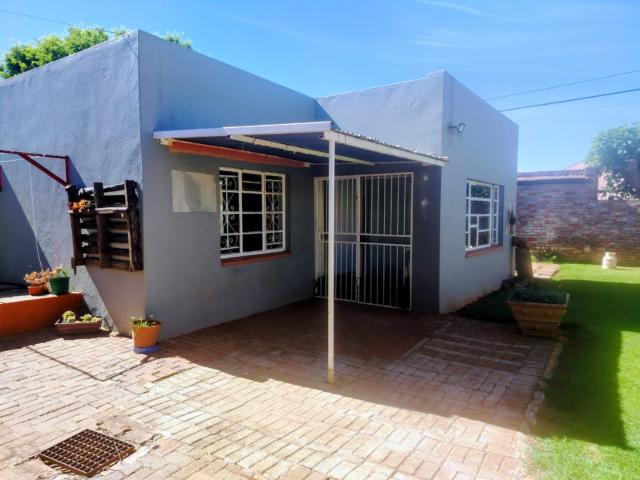 COSY GARDEN FLAT TO RENT – KRUGERSDORP NORTH!