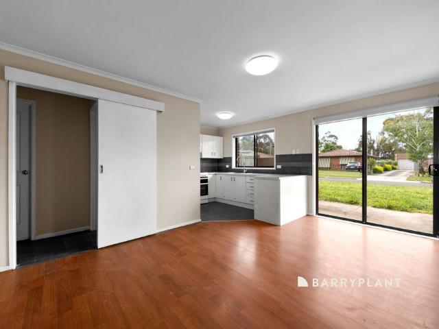 Cosy Home in Prime Narre Warren Location