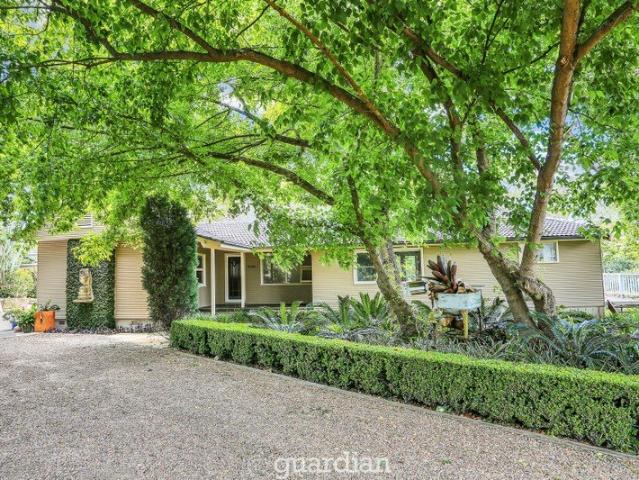Cosy leafy setting in Galston