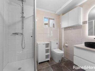 COSY LIVING $510pw including all the bills!