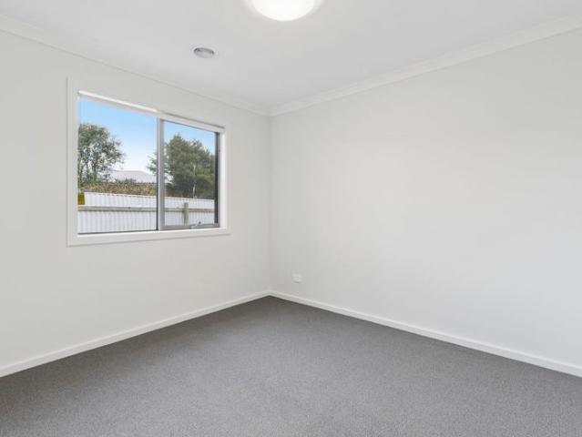 Cosy Living in Harmony Gardens