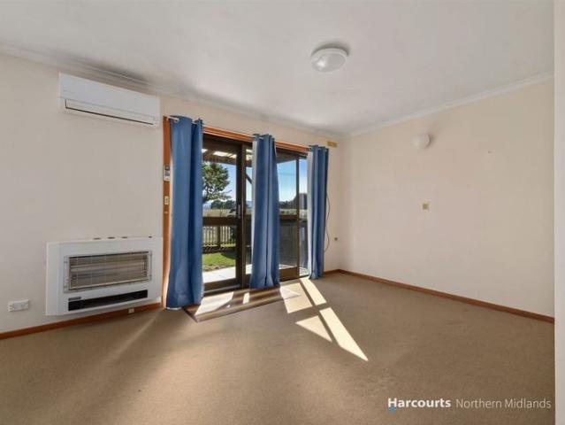 Cosy Low Maintenance Unit