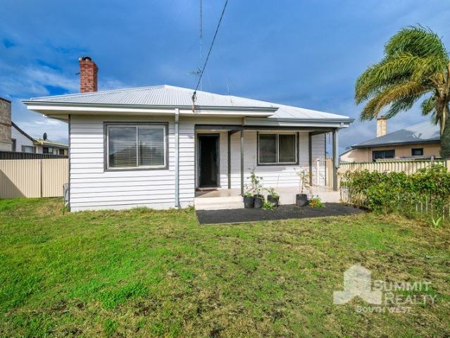 Cosy, Low Maintenance Living in Carey Park
