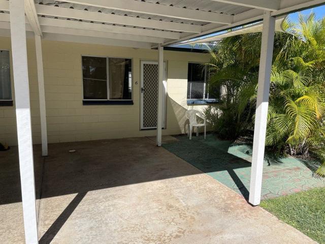 COSY PART FURNISHED UNIT CLOSE TO BEACH AND MARKETS