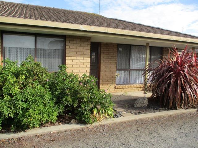 Cosy & Private Two Bedroom Unit