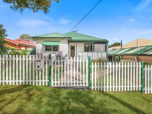 Cosy & Renovated in the Centre of Town