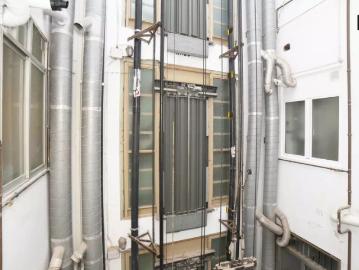 Cosy room for rent in 3 bedroom apartment perfect for single females in Sant Martí