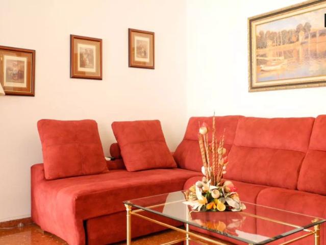 Cosy room for rent in 4 bedroom apartment in Pino Montano
