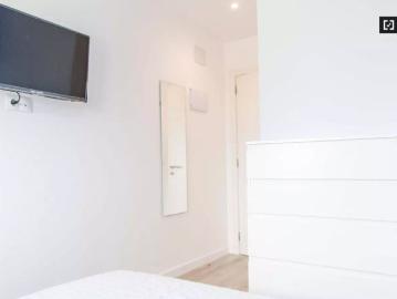 Cosy room in 5 bedroom apartment in Burjassot
