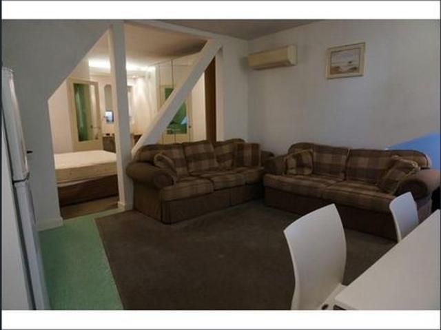 Cosy Studio Apartment in Great Location!